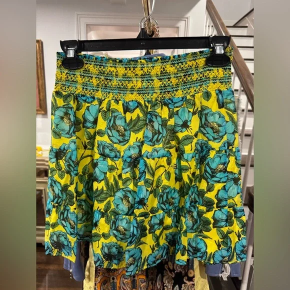 Alice + Olivia Aisha Gatherer Tiered Floral Mini Skirt - Picture 4 of 10